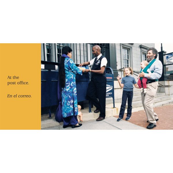 Product Image for  Look What I See! Where Can I Be? In the Neighborhood / ¡Mira lo que veo! ¿Dónde crees que estoy? En el barrio