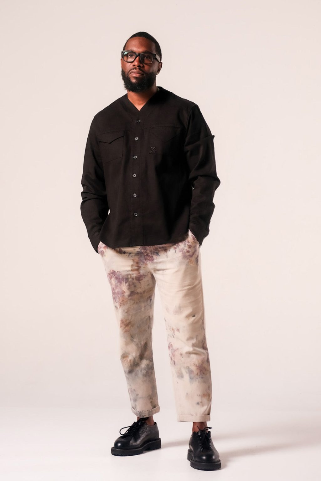Product Image for Herman V-Neck Button-Up Shirt – Black