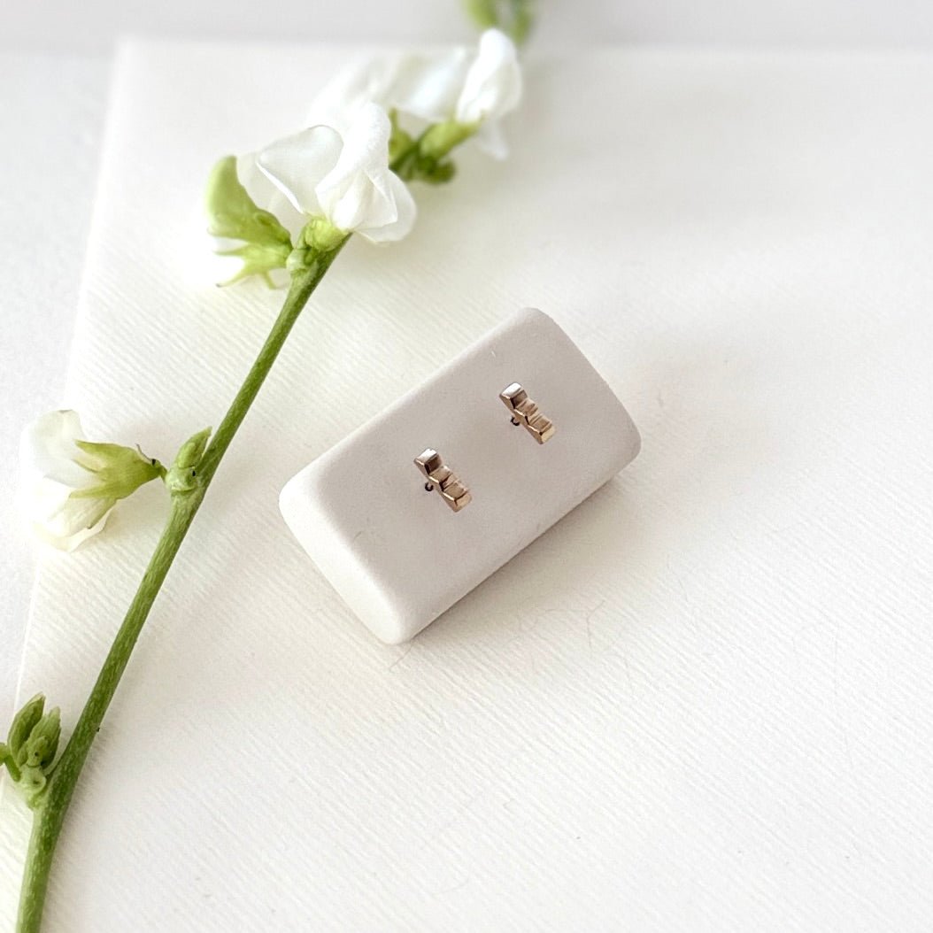 Product Image for GOLD POINTE MINI BAR STUDS