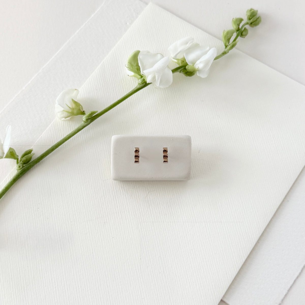 Product Image for GOLD SCALA MINI BAR STUDS