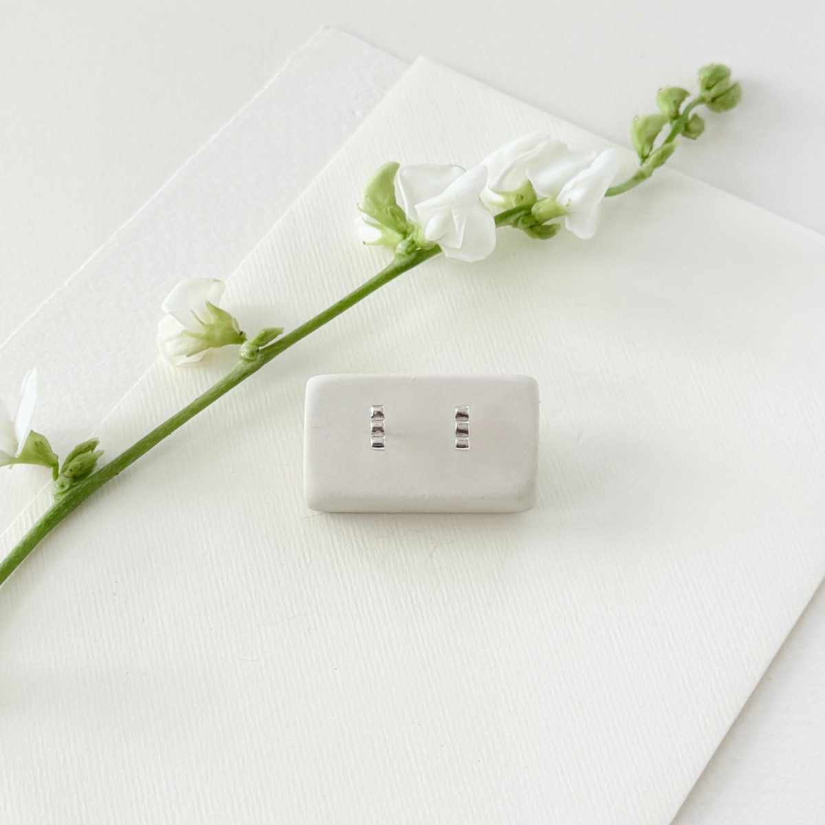 Product Image for SILVER SCALA MINI BAR STUDS