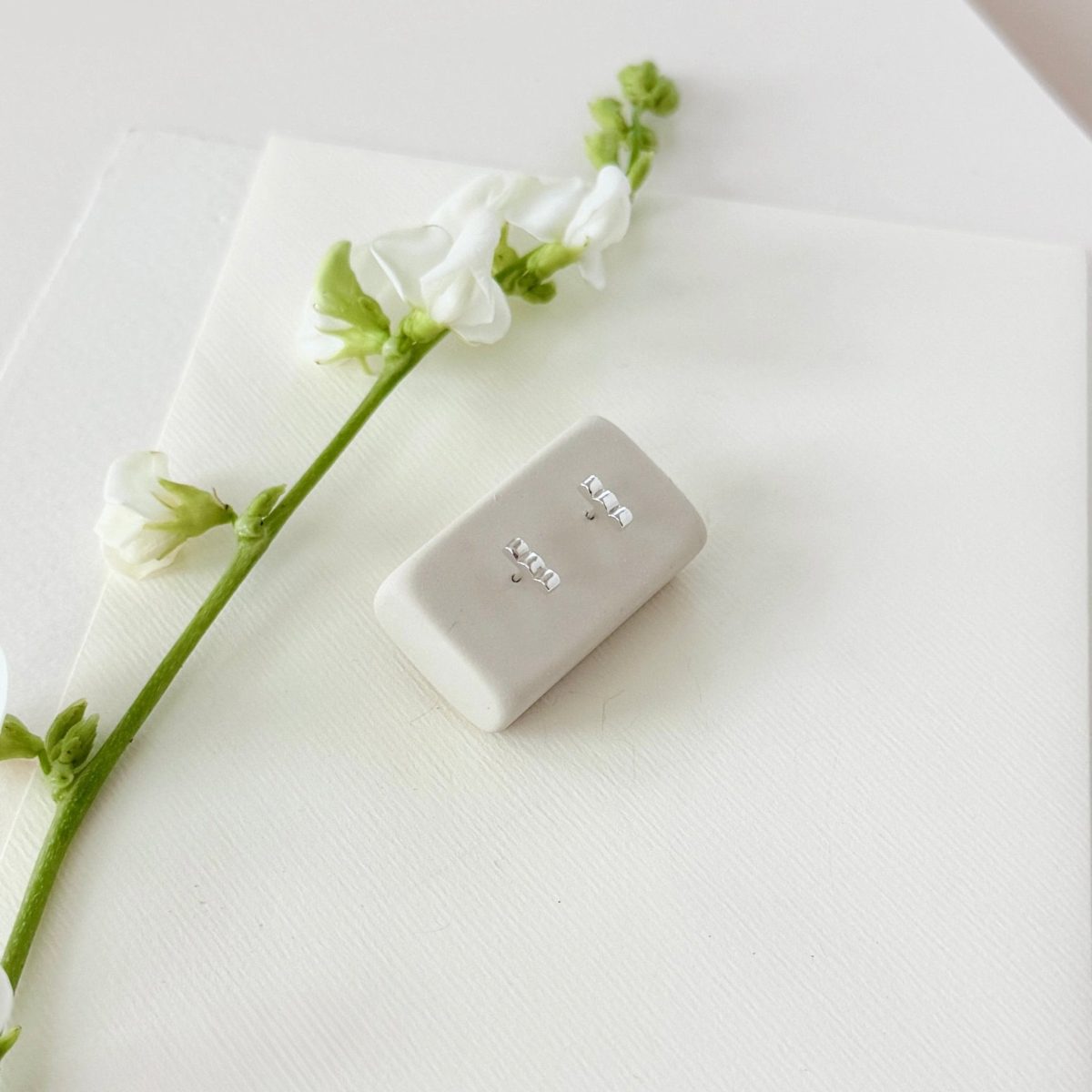 Product Image for SILVER SCALA MINI BAR STUDS
